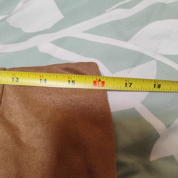 Chic Tan Pencil Skirt for Women - Picture 7 of 8